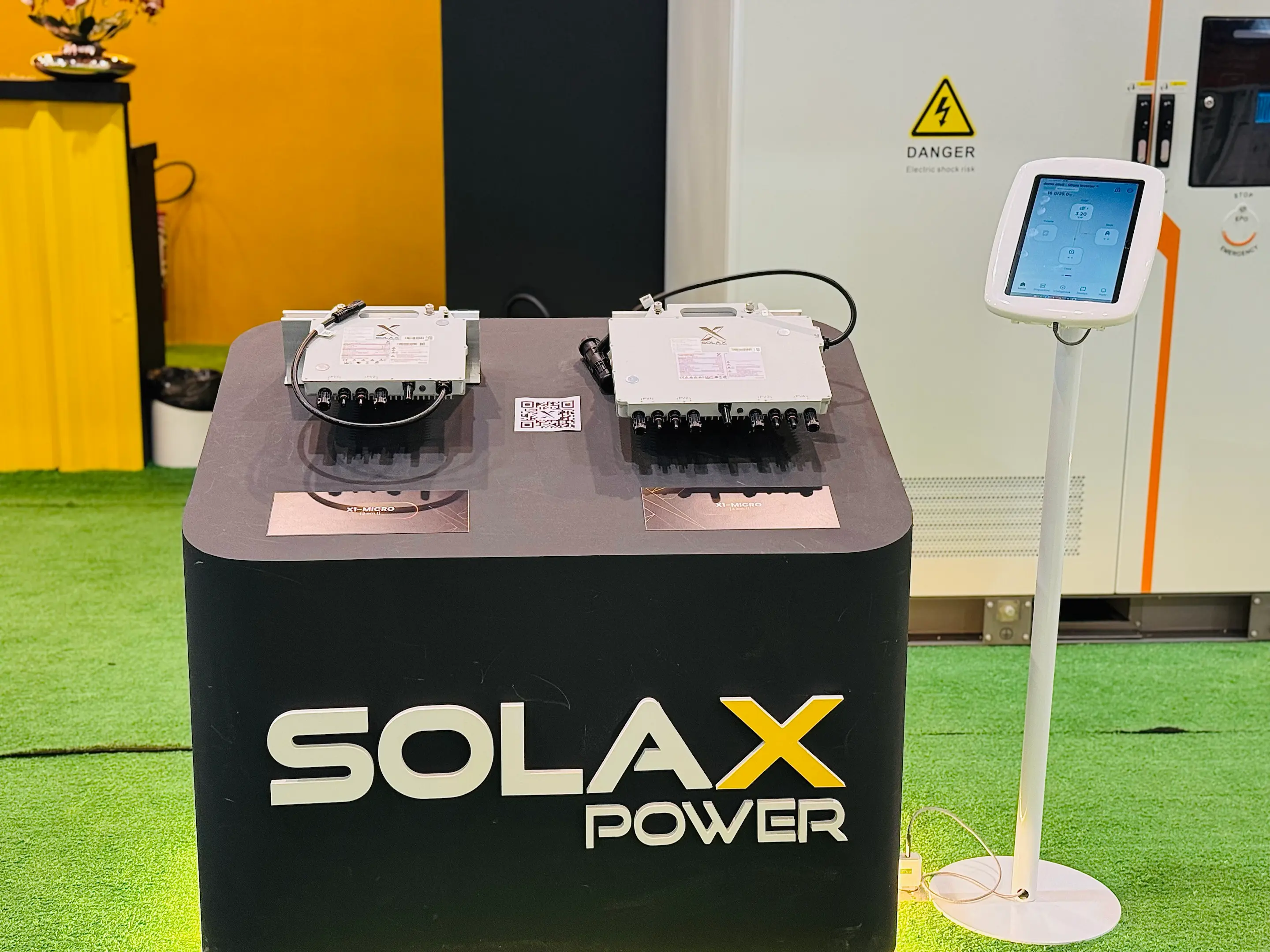 solax microinverter X1-Micro 4 in 1 G2  solax microinverter X1-Micro 4 in 1 G2
